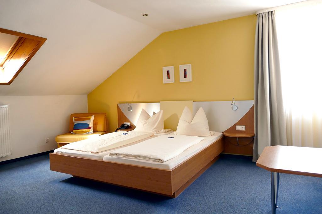 Hasi'S Hotel Grafing bei Muenchen Bagian luar foto