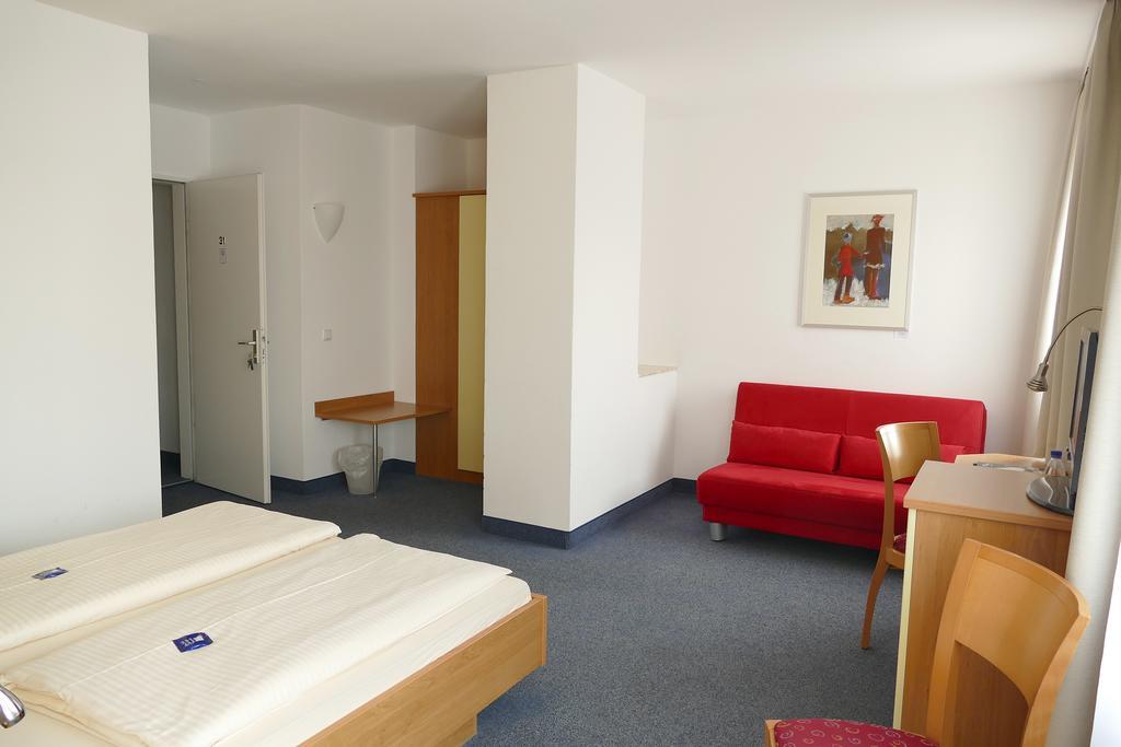 Hasi'S Hotel Grafing bei Muenchen Bagian luar foto